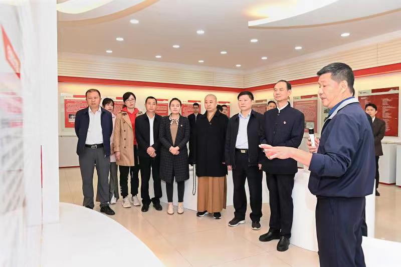 福建省人大常委會(huì)黨組書記、副主任雷春美和全國(guó)人大代表到順昌虹潤(rùn)等地調(diào)研