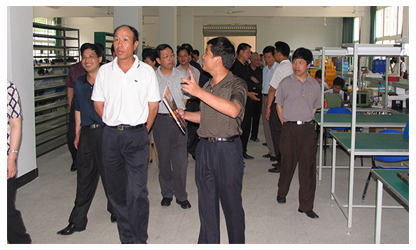 福建省委常委、政法委書記徐謙一行視察虹潤公司